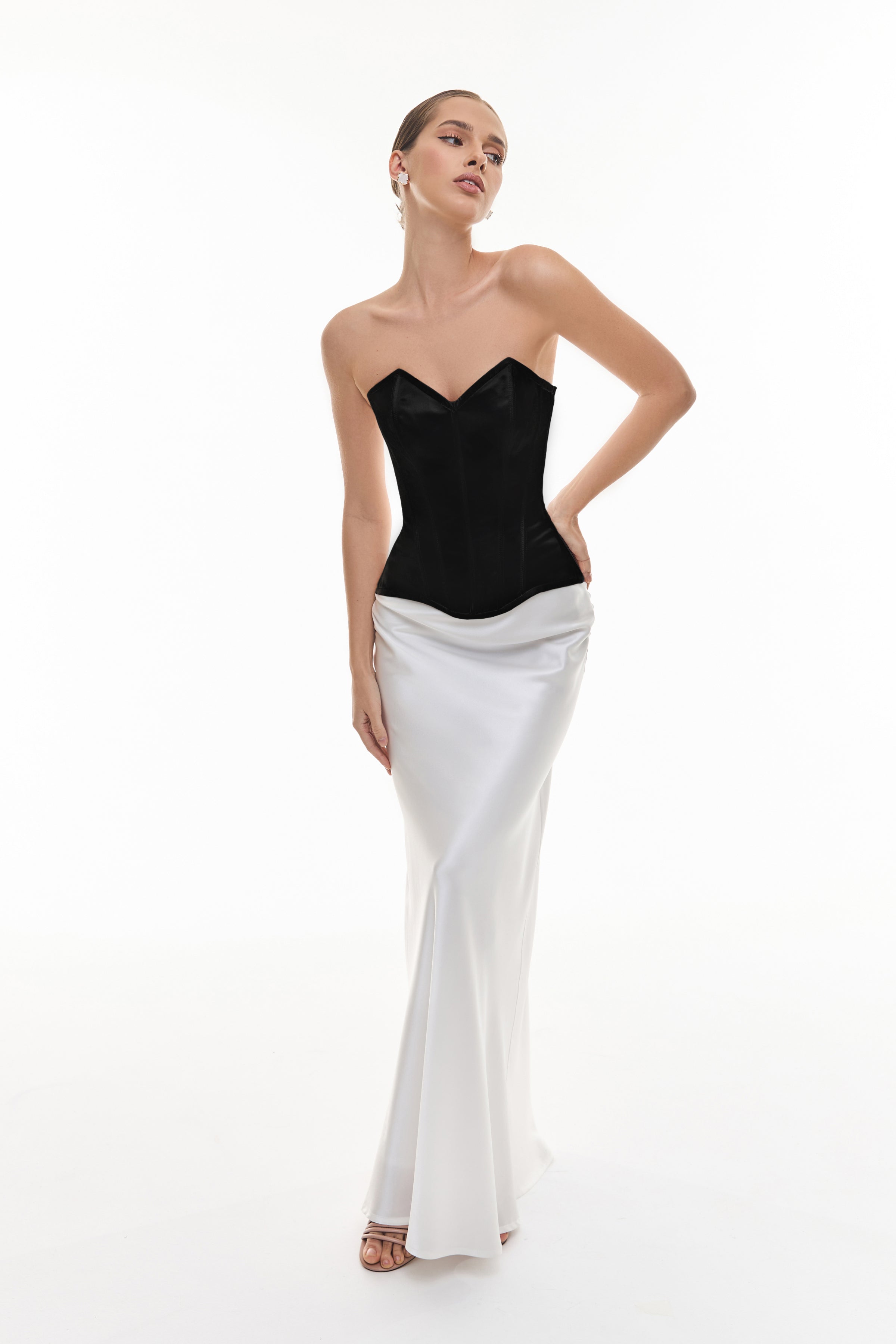 Silk Sweetheart Neckline Corset in Black